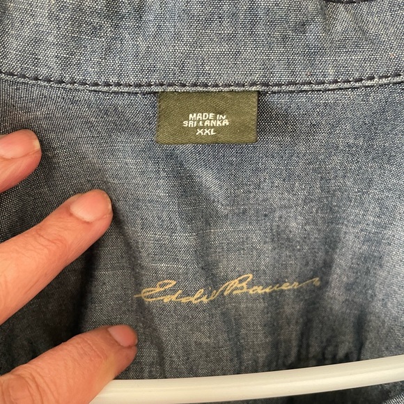 Eddie Bauer Chambray car coat with drawstrings and metal buttons - Picture 4 of 5